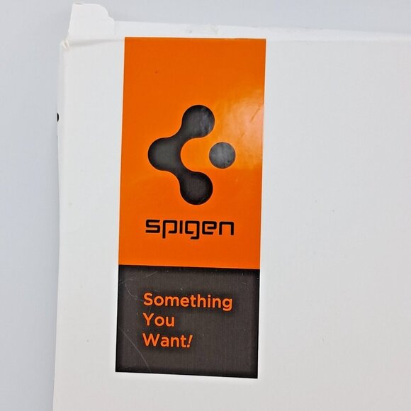 Tesla Model Y GLAStR EZ FIT Display Console Glass-Tempered-Anti-Glare-Spigen - Picture 4 of 9